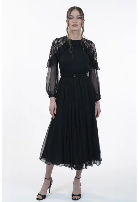 Копринена рокля с дантела