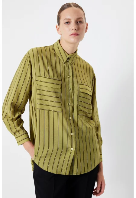 Раирана риза със стандартна кройка