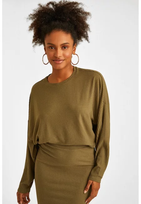 Свободен пуловер с паднали ръкави