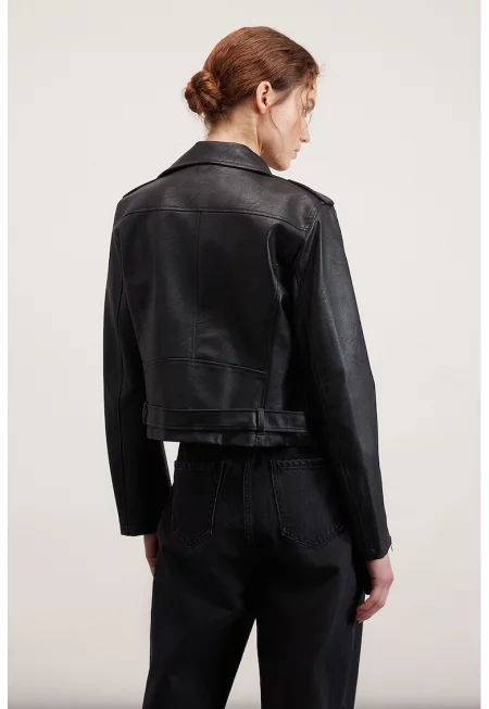 Яке с тонален колан