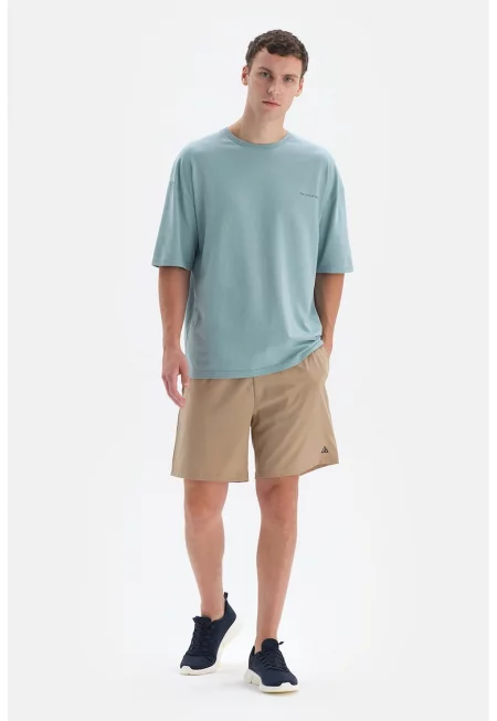 Бермуди с връзки и джобове встрани