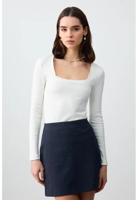 Блуза с квадратно деколте - Слонова кост