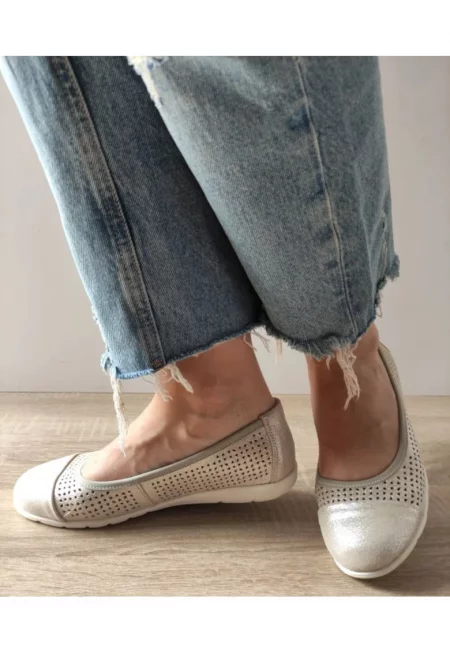 Дамски ежедневни перфорирани обувки  42024 12-I Бежов Металик - Бежов