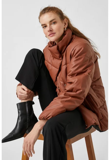 Капитонирано зимно яке тип пухенка