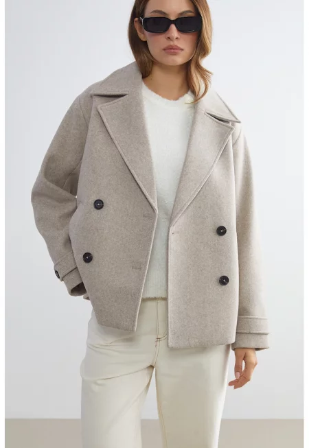 Късо палто с копчета