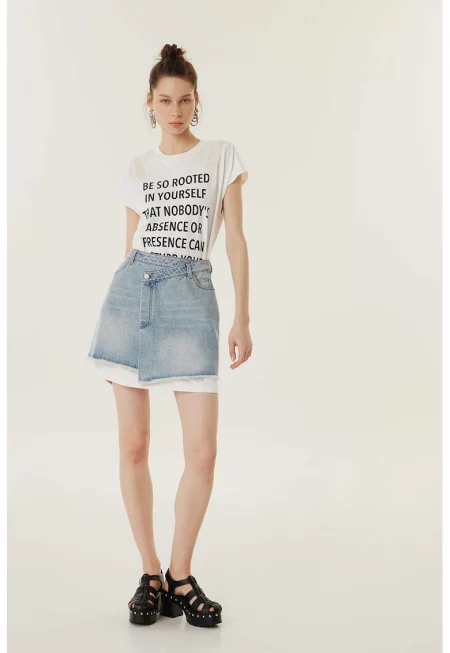 Рокля с надпис и дизайн 2 в 1 - Бял/Черен/Син