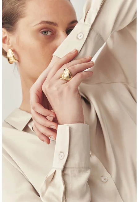 Свободна сатинирана риза