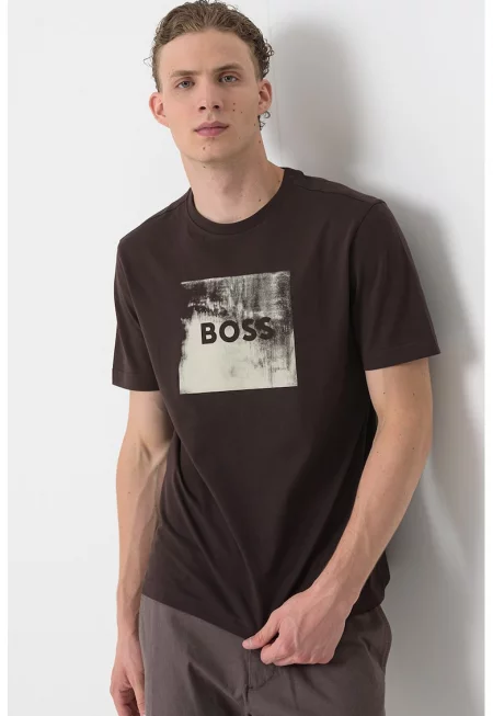 Тениска с овално деколте и лого