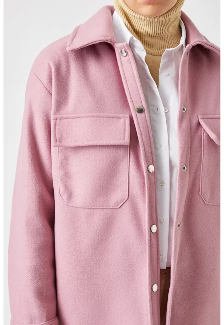 Уголемено яке тип риза с пришити джобове