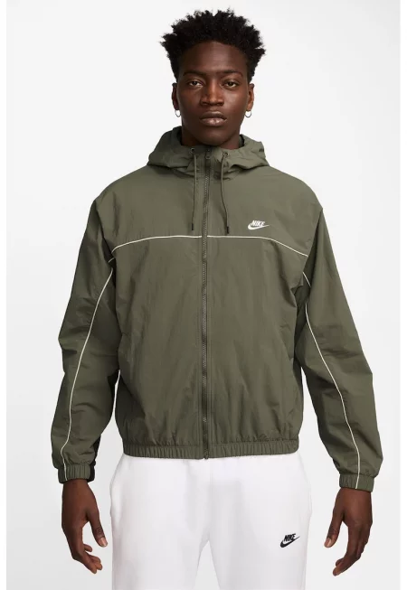 Яке с качулка и лого