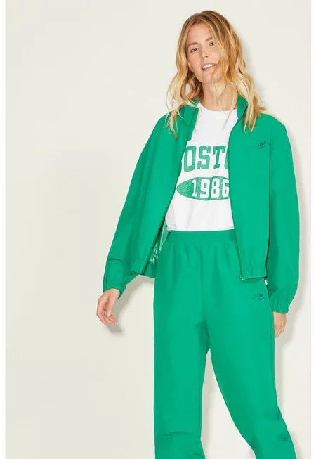 Яке с цип и еластичен подгъв