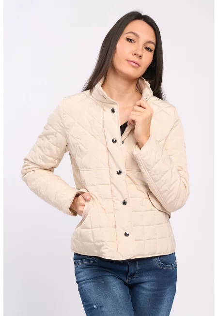 Яке със средновисока яка