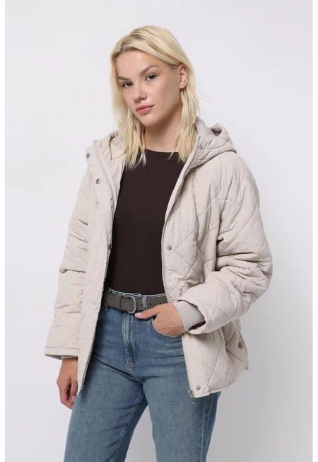 Капитонирано яке с качулка