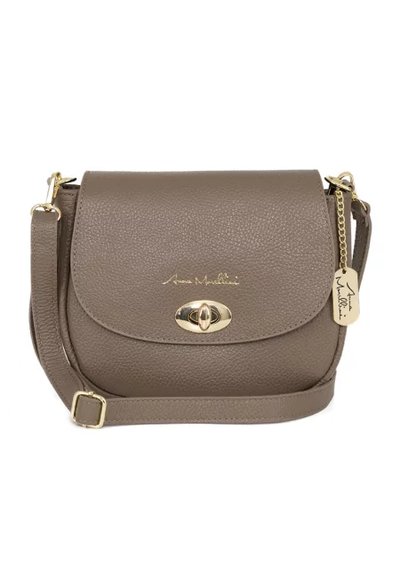 Кожена чанта през рамо с капаче