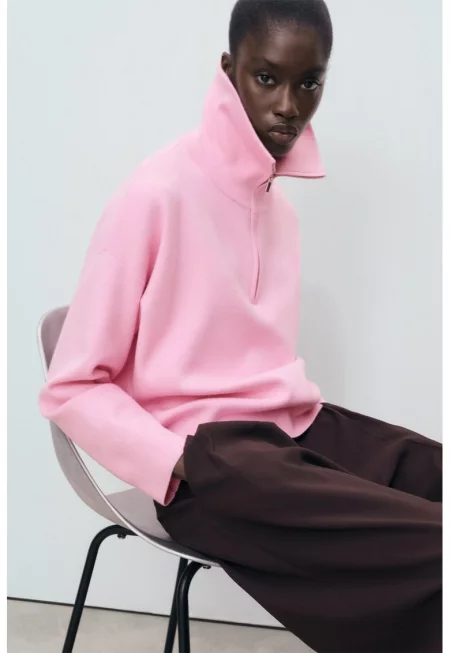 Пуловер с къс цип