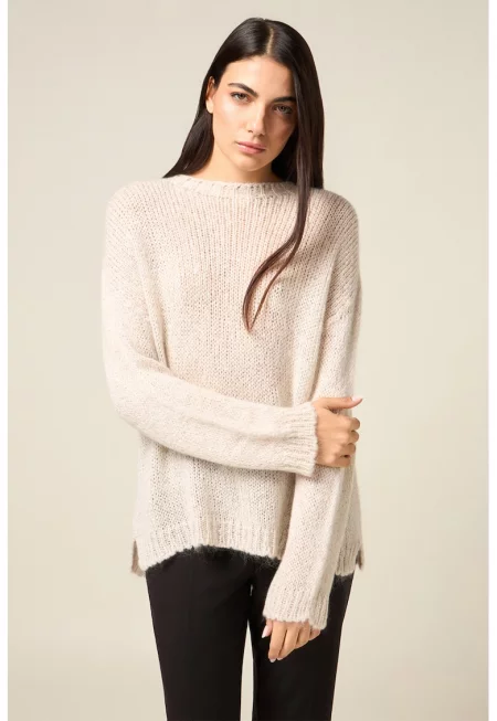 Пуловер с мохер и бляскави нишки