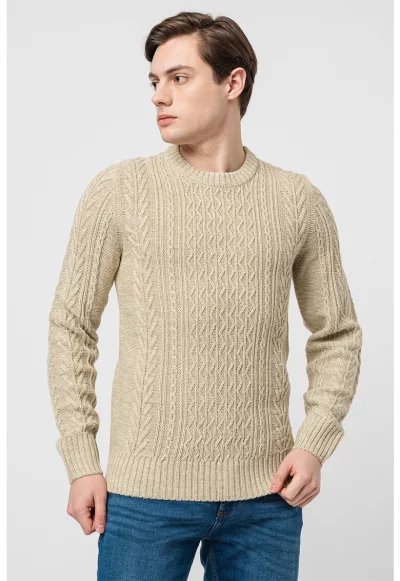 Пуловер с овално деколте и плетка осморка