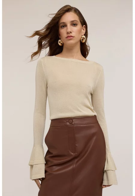 Пуловер с разкроени маншети