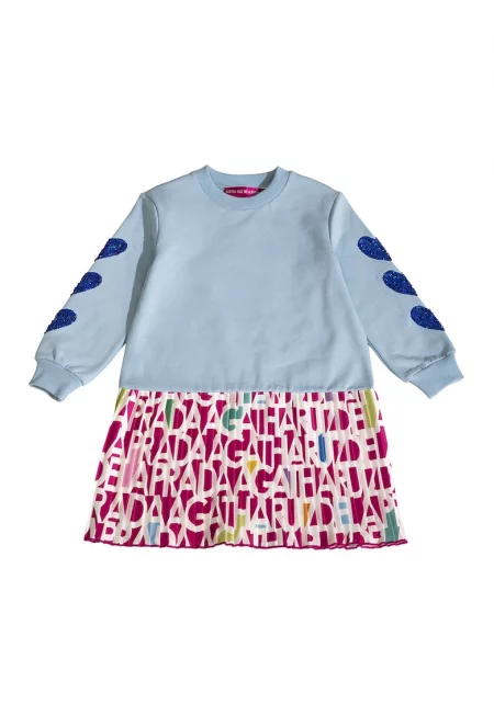 Рокля с десен и дълги ръкави