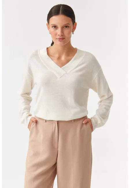 Вълнен пуловер Cashmie с шпиц - Бял