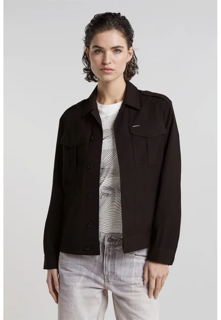 Яке с джобове с капаче и копчета