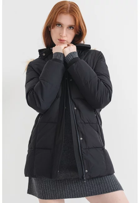 Зимно пухено яке Sarah - Черен