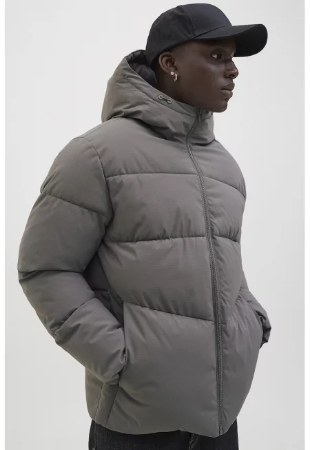 Зимно яке с качулка и висока яка