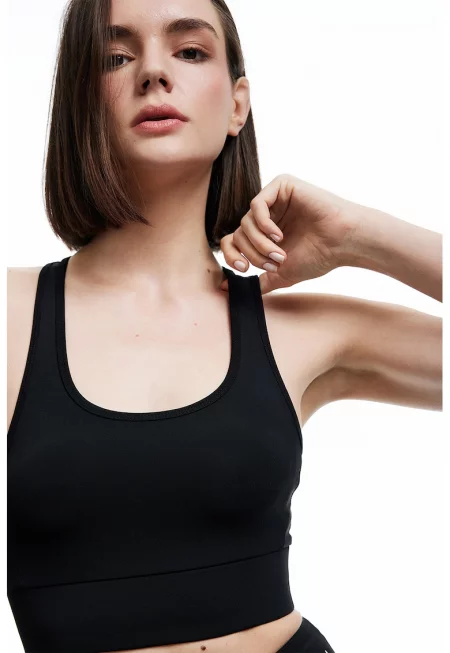 Едноцветно бюстие