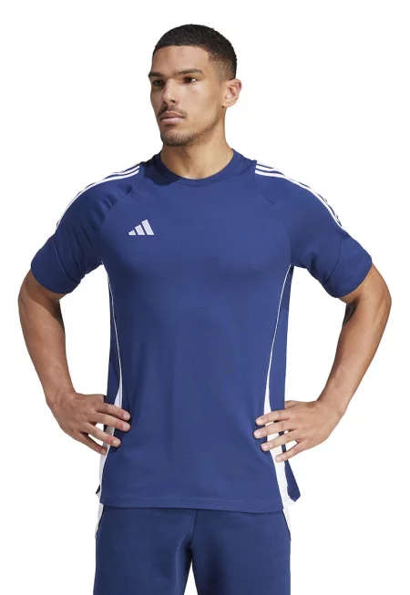 Футболна тениска с овално деколте