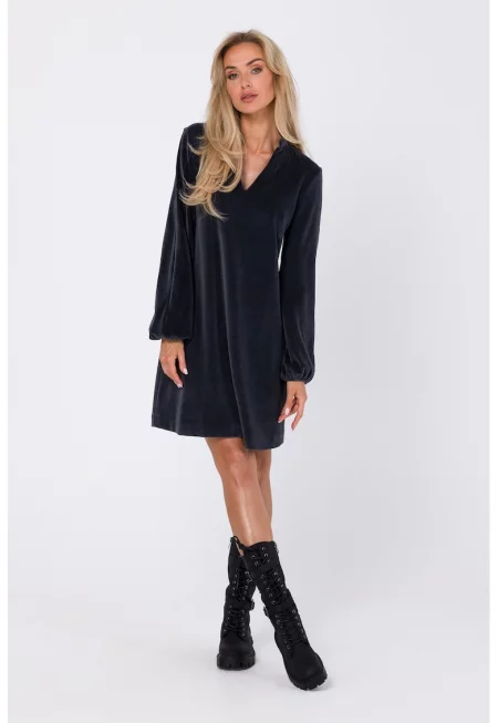 Кадифена рокля с V-образно деколте -