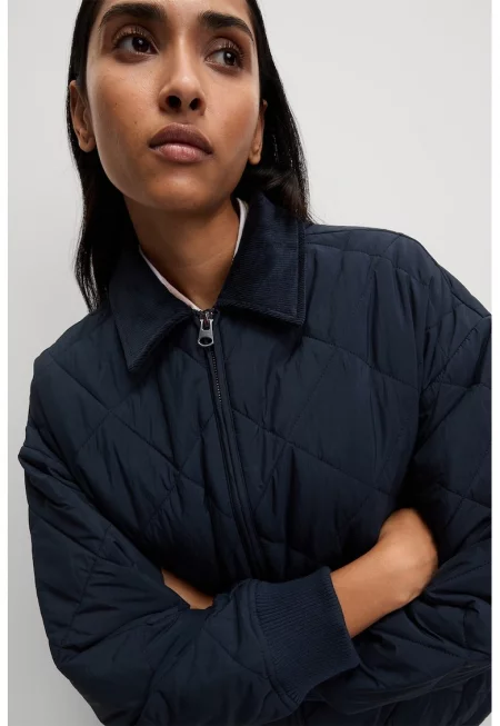 Капитонирано яке с цип