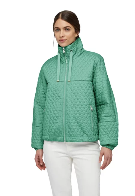 Капитонирано яке с висока яка