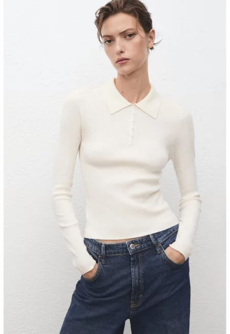 Пуловер с вълна и яка