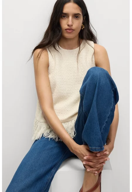 Релефен топ с овално деколте - Крем