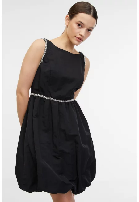 Рокля с декоративни камъни