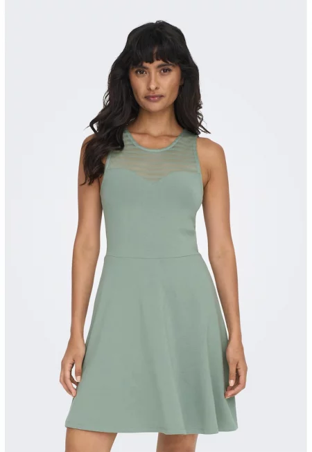 Рокля с полупрозрачни детайли