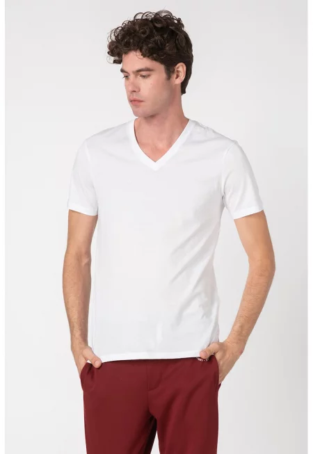 Тениска по тялото с шпиц - Бял