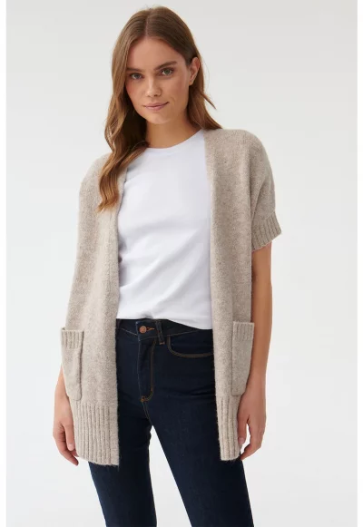 Жилетка с къси ръкави и джобове