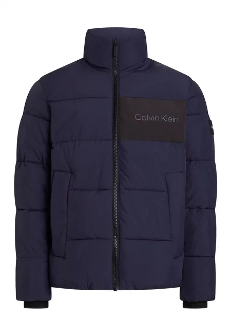 Зимно капитонирано яке с висока яка