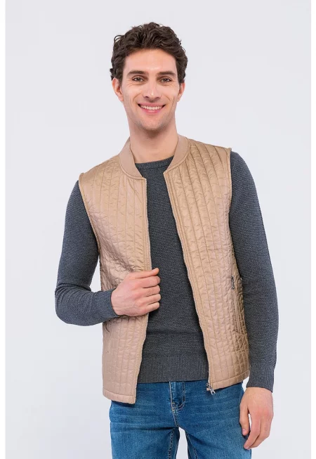 Капитониран елек с джобове встрани