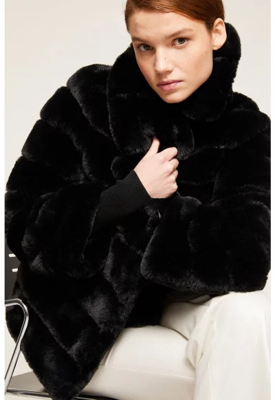 Късо палто с двойни ревери