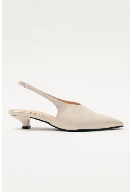 Кожени обувки с гола пета и котешки ток - Крем