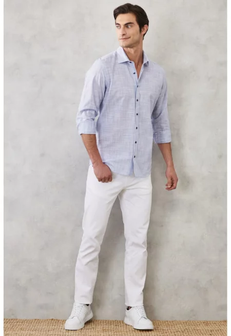 Памучна риза по тялото