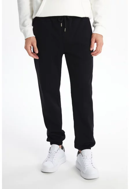 Спортен панталон с връзка с джобове