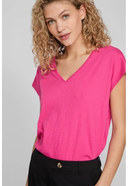 Тениска с шпиц и отвор на гърба