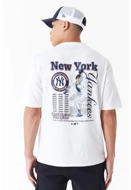 Уголемена тениска с щампа на New York Yankees