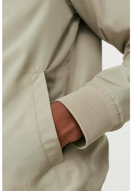 Яке бомбър с джобове встрани