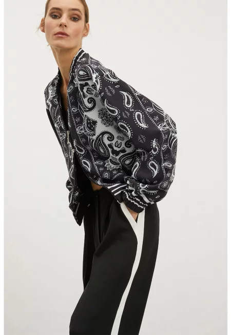 Яке бомбър с принт