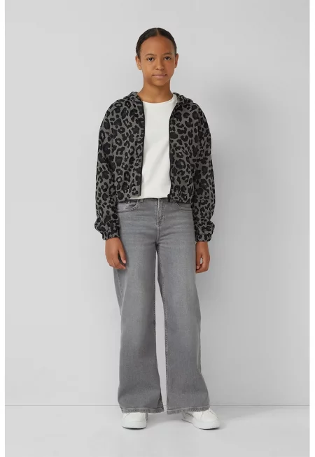 Яке с цип и животинска шарка