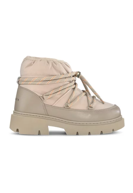 Боти с вълнена подплата